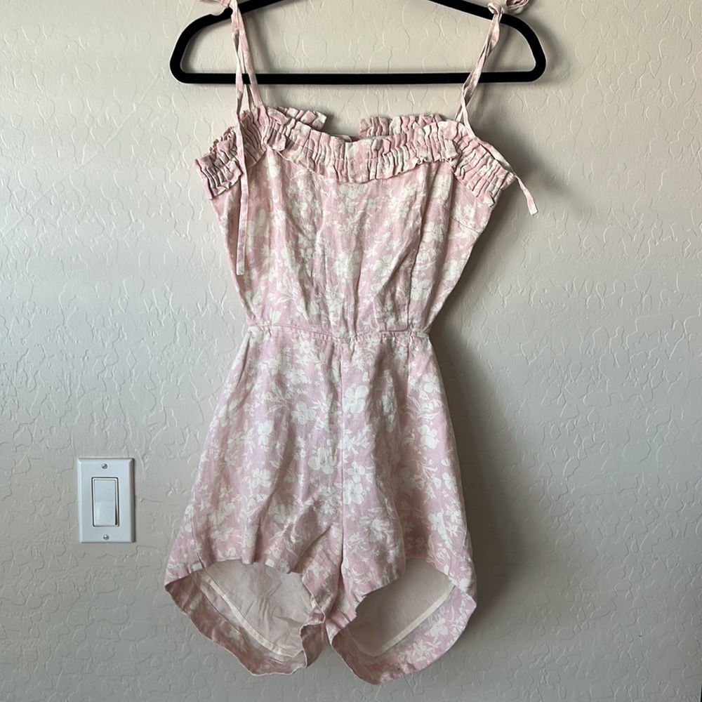 Winston White Pink & White Floral Ruffle Romper Sz S Linen   sweetheart neckline